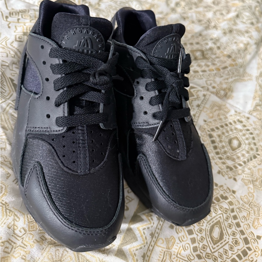 Nike Black Athletic Sneakers